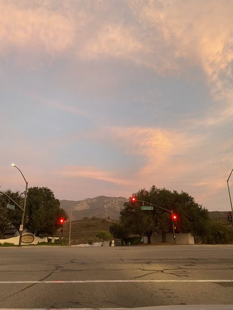 California Suburbs Aesthetic, California Suburbs, Suburbs Aesthetic, Angeles Aesthetic, Los Angeles Aesthetic, Los Angeles Hollywood, La Life, Pink Songs, Year Of The Rabbit