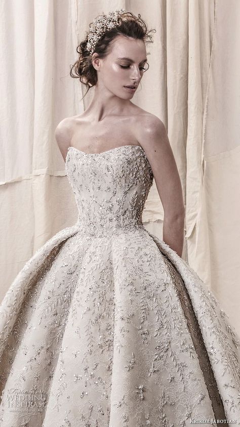 Wedding Dresses Inspiration, Krikor Jabotian Wedding, Wedding Dresses Glamorous, Semi Sweetheart Neckline, Krikor Jabotian, Wedding Dress Open Back, Royal Train, Wedding Inspirasi, Bride Fashion