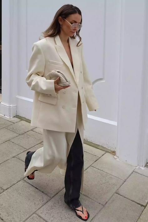 A Cool influencer Shares 6 Outfits She’s Wearing On Repeat | SheerLuxe Summer Game, Shoe Trend, Cool Girl Style, Tailored Coat, City Outfits, Street Style Trends, Chic Outfit, Style Trends, Capsule Collection