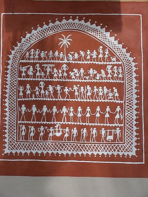 Warli Art - by the Warli tribe of the Maharashtra-Gujarat border areas.  Believed that the Warlis carry on a tradition stretching back to 2500 or 3000 BCE. Varli Painting Art On Wall, Warli Borders, Varli Painting Art, Saura Painting, Canvas For Bathroom, Warli Paintings, Worli Painting, Warli Painting, Mural Paintings