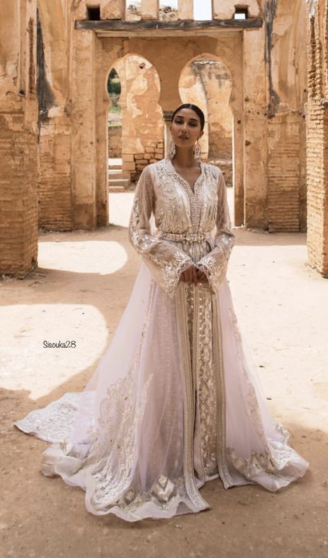 Moroccan Wedding Dress, Wedding Dresses Muslim, Kaftan Wedding, Moroccan Bride, Nikkah Dress, Hijab Wedding Dress, Moroccan Fashion, Moroccan Wedding, Red Wedding Dresses