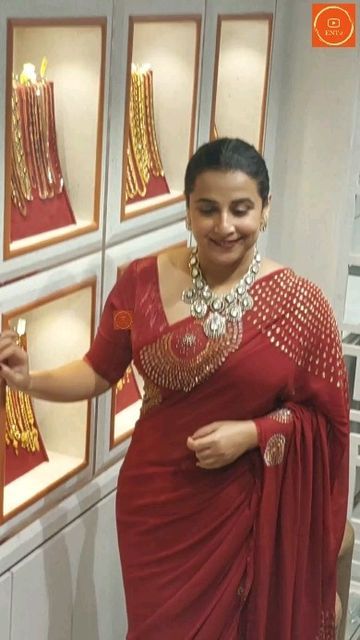 Vidya Balan, October 27, Cute Couple Images, Celebrity Entertainment, Kolkata, Actresses, Entertainment, Actors, Celebrities