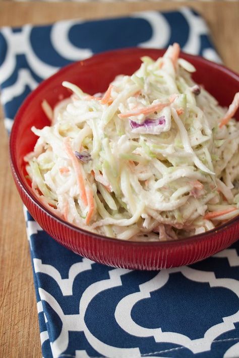 Kohlrabi Slaw, Kohlrabi Recipes, Salad Kale, Vegan Coleslaw, Granny Smith Apple, Csa Recipes, Apple Slaw, Creamy Coleslaw, Broccoli Slaw