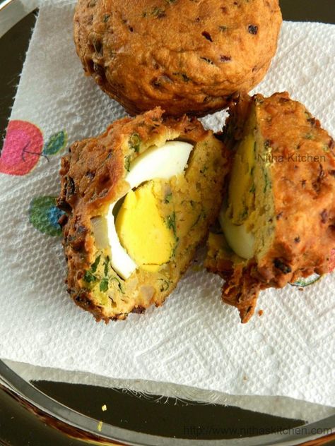 Egg Fritters, Egg Bonda Recipe, Egg Pakora Recipe, Bonda Recipe Indian, Boiled Eggs Recipes Indian, Egg Pakora, Garlic Butta Egg Diet, Garlic Butta Eggs Recipe, Spicy Egg Curry Recipe