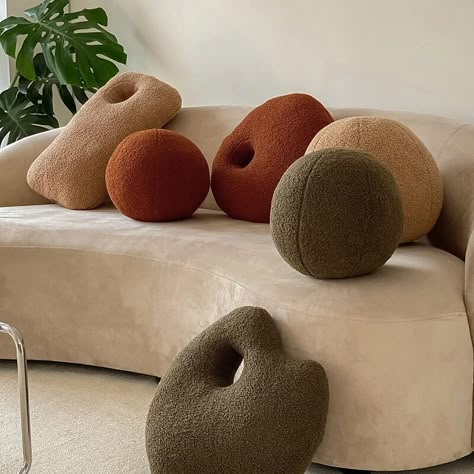 Cool Couch Pillows, Wiggle Pillow, Weird Pillows, Aesthetic Cushions, Funky Couch, Pillows Decorative On Couch, Bubble Couch, Pillow Shapes, Cool Pillows