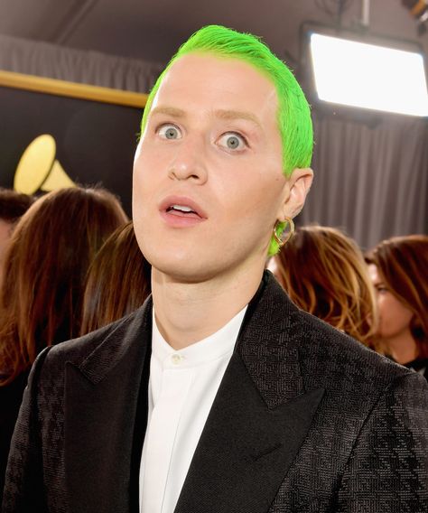 Mike Posner, Are You Okay? Twitter Wants To Know #refinery29 http://www.refinery29.com/2017/02/140539/mike-posner-grammys-2017-giuliana-rancic Adele 2017, Took A Pill In Ibiza, Grammys 2017, Neon Green Hair, Mike Posner, Giuliana Rancic, A Pill, Are You Okay, Grammy Awards