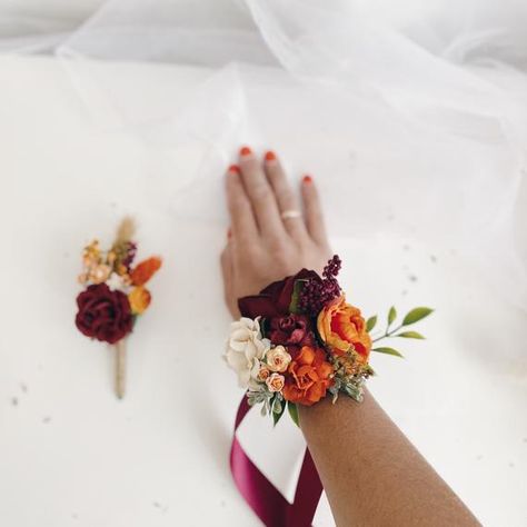 Corsages Wedding, Orange Boutonniere, Wedding Wristlets, Blue Corsage, Gold Wedding Flowers, Wrist Corsage Wedding, Corsage And Boutonniere Set, Bridal Floral Crown, Floral Cake Topper