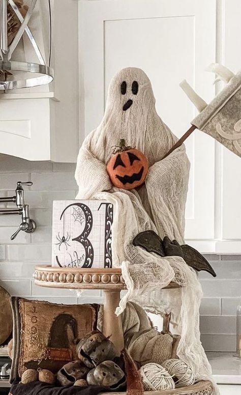 Halloween Decorations 2024, Halloween Decor Farmhouse, Slippers High Heels, Diy Halloween Ghosts, Halloween Entryway, Neutral Halloween, Farmhouse Halloween, Fall Halloween Crafts, Halloween Porch