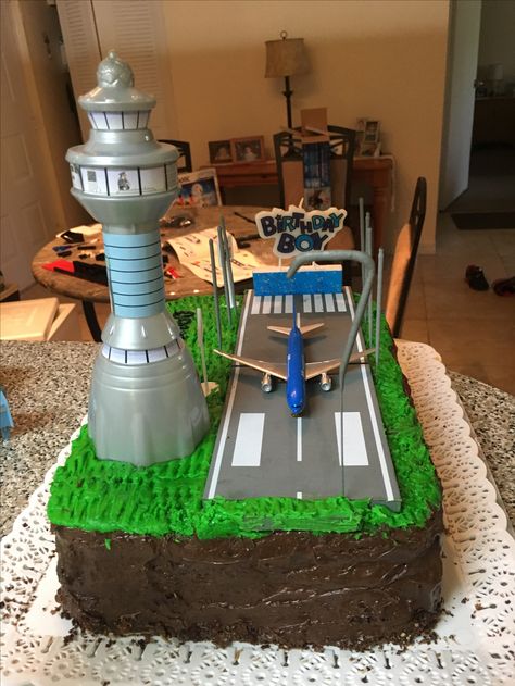 Airport Cake for Santiago, 7 years old party Airport Theme Cake, Airport Cake Ideas, Airport Cake, Planes Birthday Cake, Airplane Party Theme, Airplane Birthday Cakes, Planes Birthday, Birthday 10, Airplane Birthday Party