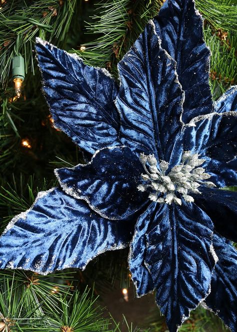 Blue poinsettia Christmas Color Combos, Blue Poinsettia, Navy Blue Christmas, Christmas Velvet, Dark Blue Flowers, 25 December, Christmas Picks, Christmas Garlands, Traditional Colonial