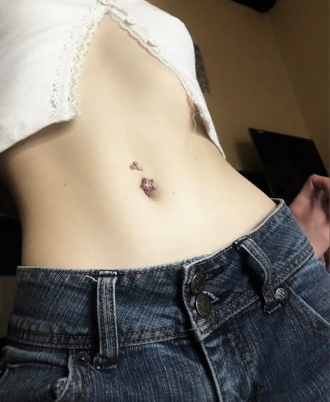 Piercing Aesthetic, 2000 Aesthetic, Belly Pics, Bellybutton Piercings, Girl Fashion Style, Trendy Fashion Tops, Spring Fits, Belly Piercing, Belly Button Piercing