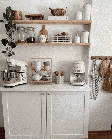 Koffie Stations, Modern Coffee Bar Ideas, Coffee Bar In Kitchen, Coffee Bar Styling, Corner Coffee Bar, Home Coffee Bar Ideas, Modern Coffee Bar, Bar In Kitchen, Coffee Bar Ideas Kitchen Counter