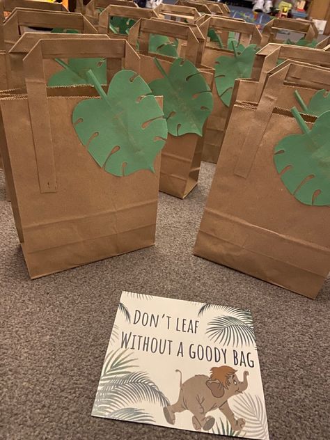 Jungle Book goody bags
Safari/jungle theme Jungle Theme Goodie Bags, Wild One Treat Bags, Jungle Goodie Bag Ideas, Safari Goodie Bags, Safari Party Bags, Wild One Goodie Bag Ideas, Jungle Book Birthday Party, Jungle Book Birthday, Jungle Book Party