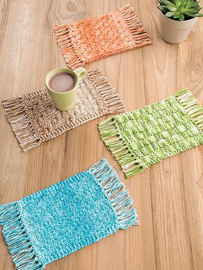 Mug rugs are a popular item.  Learn how to knit mug rugs with this pattern. Mug Rug Knitting Pattern, Knitted Mug Rugs, Knit Mug Rug, Rustic Crochet, Rugs Pattern, Mini Rugs, Loop Knitting, Popular Patterns, Makramee Diy