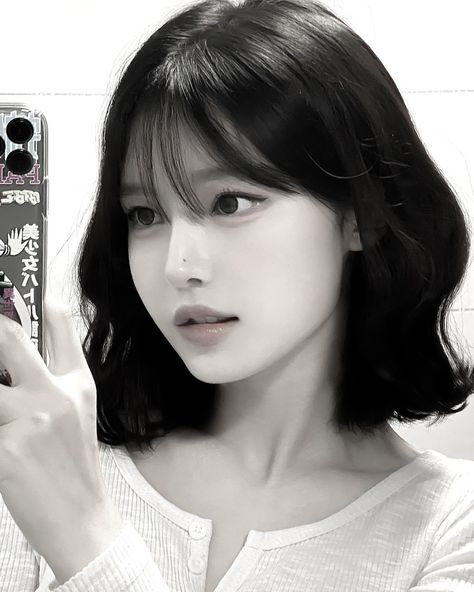 Short Hair With Bangs Korean, Angel Haircut, Short Korean Hair, Short Hair Kpop, Kpop Haircut, Kpop Short Hair, Shortish Hair, Ulzzang Short Hair, Korean Short Hair