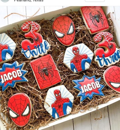 Spider Man Cookies, Spiderman Cookies, Hulk Birthday Parties, Birthday Biscuits, Spiderman Birthday Party Decorations, Superhero Cookies, Hulk Birthday, S Cookies, Spiderman Birthday Party