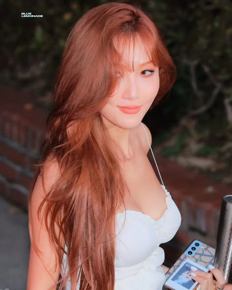 Maria Hwasa, Orange Brown Hair, Hwasa Mamamoo, Short Hair Color, Orange Hair, Ginger Hair, Fall Hair, Hair Goals, Korean Girl