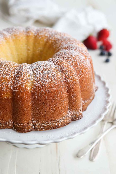 Bundt Pound Cake, Pound Cake With Cream Cheese, Cream Cheese Bundt Cake, Cream Cheese Pound Cake Recipe, Easy Pound Cake, Pound Cake Recipes Easy, Butter Pound Cake, Cheese Pound Cake, Cake Recipes At Home