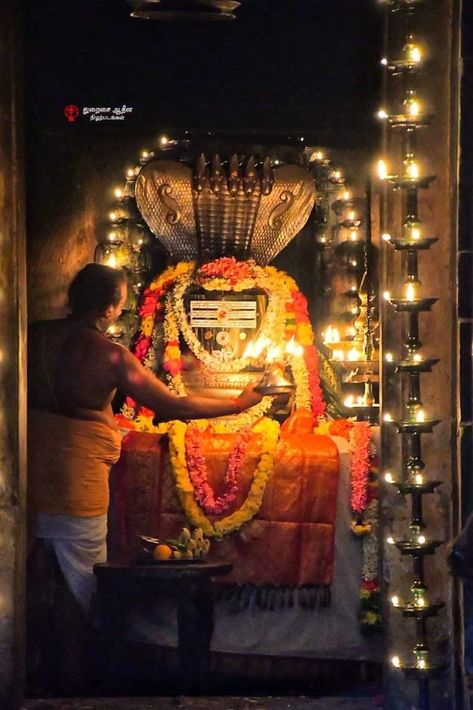 Rameshwaram Temple Shivling, Rameshwaram Shivling, Shiv Linga Lord Shiva, Rameshwaram Temple, Full Hd Love Wallpaper, Cosmic God, Shivratri Wallpaper, Mahakal Pic Ujjain, Mysore Painting