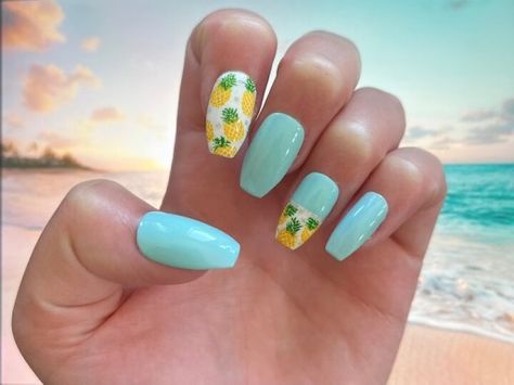 summer nail designs, summer nails, summer nail ideas, summer nail colors, summer nail art, summer nail inspo Beach Themed Nails, Palm Tree Nails, Beach Nail Designs, Fake Nails Long, Tropical Nails, Tree Nails, Pineapple Design, Beach Nails, Nail Art Summer