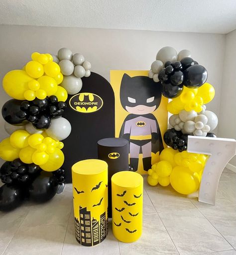 Party Balloons Decorations, Batman Party Theme, Batman Balloon Decorations, Batman Birthday Theme, Batman Decorations, Batman Birthday Decorations, Batman Themed Birthday Party Decoration, Batman Balloon Decor, Batman Birthday Party Decorations