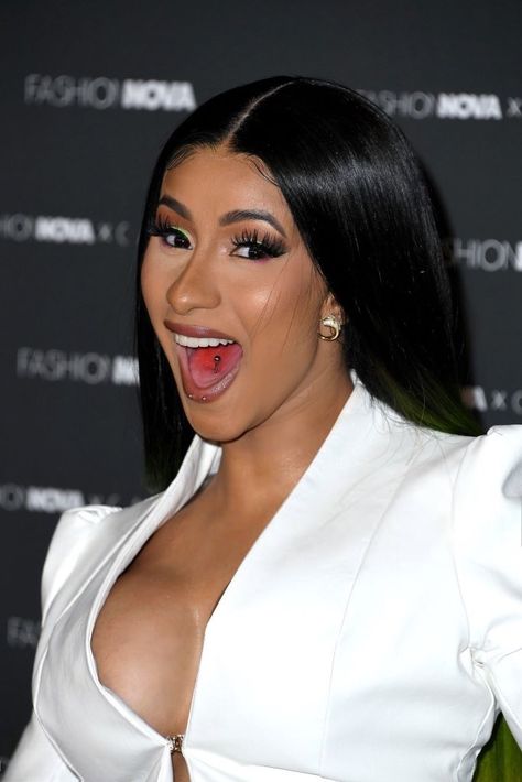 Cardi B Tongue, Cardi B Picture, Kay Flock, Cardi B Pics, Back Dimples, Cardi B Photos, Kyle Jenner, Ballet Dance Videos, Photography Subjects