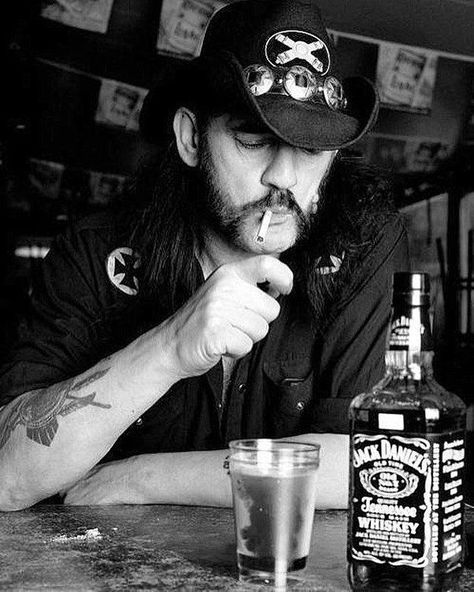 Lemmy Kilmister Contrast Pictures, Dark Foundation, Lemmy Motorhead, Rollin Stones, Lemmy Kilmister, Rock Band Posters, Power Metal, Heavy Metal Music, Motley Crue