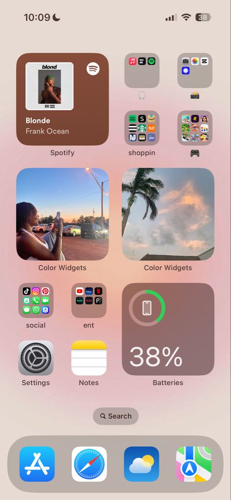 #ios14 #homescreenios14 Phone Setup Home Screen, Iphone Default Homescreen, Phone Inspo Layout, Widget Inspo Iphone, Iphone Wallpaper Inspo Layout, Organisation Telephone Aesthetic, Public Profile Snap Ideas, Iphone Wallpaper Set Up, Idea Home Screen Iphone