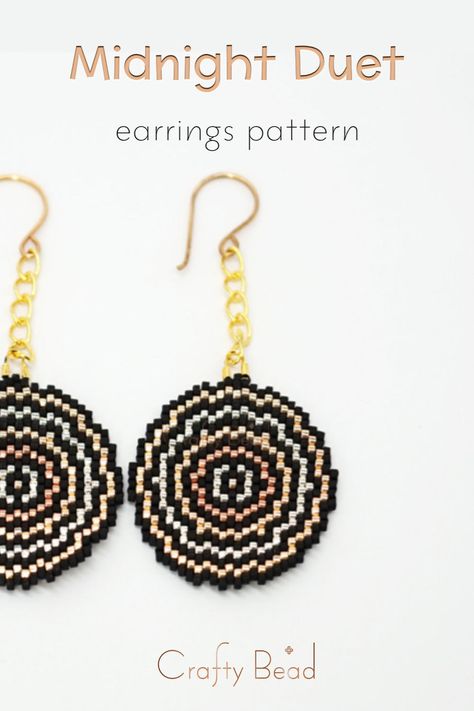 Brick stitch pattern for New Year's Eve round earrings with mesmerizing design and stylish combination of gold, silver and copper. Round Beaded Earrings, Diy Seed Bead Earrings, Seed Beading, Handmade Earrings Beaded, Brick Stitch Pattern, Brick Stitch Earrings, Seed Bead Patterns, Brick Stitch, Earring Patterns