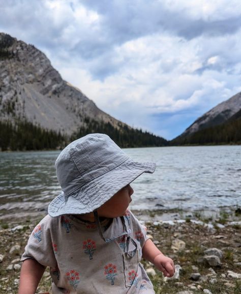 Hiking With Baby Aesthetic, Hiking With Baby, Camping With Baby, Baby Hiking Backpack, Baby Camping, Baby Hiking, Camping Baby, Hiking Pics, Camping With A Baby