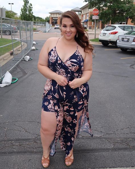 12.2k Likes, 116 Comments - Sarah Rae Vargas (@sarahhhrae) on Instagram: “A little #ootd wearing head to toe @ftfsnaps tonight in SF! Use my code "sarahrae" for additional…” Sarah Rae, Big Girl Fashion, Curvy Model, Plus Size Models, Curvy Girl Fashion, Lovely Dresses, Plus Size Swimwear, Curvy Fashion