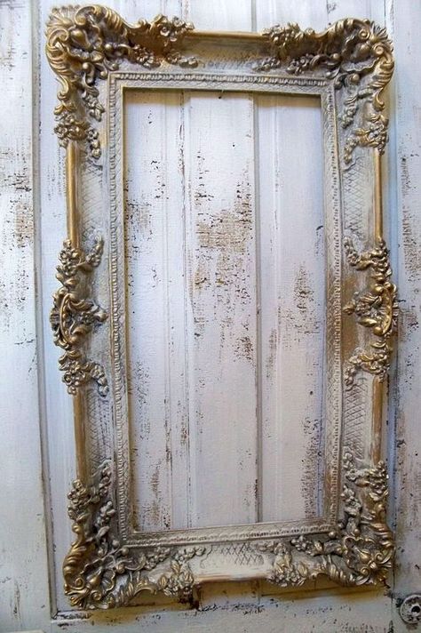 Beautiful ornate frame. Muebles Shabby Chic, Deco Champetre, Decoration Shabby, Shabby Home, Shabby Chic Frames, Chic Frames, Old Frames, Antique Frames, Ornate Frame