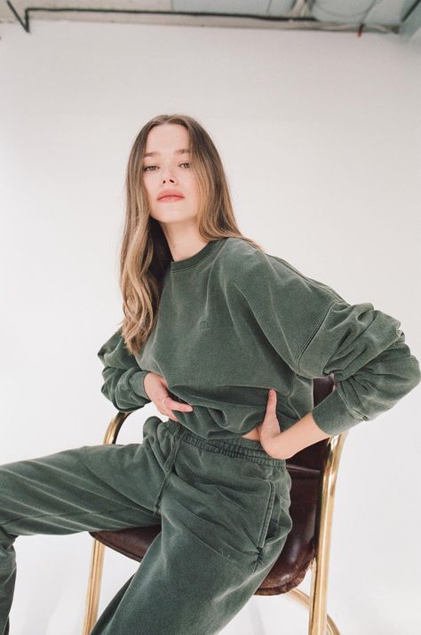 Fall 2023 Loungewear, Earth Tone Loungewear, Stylish Loungewear Women, Couples Fashion Aesthetic, Chic Loungewear Outfits Winter, Women’s Loungewear, Chenille Loungewear, Leisure Wear Women Outfit, Loungewear Editorial