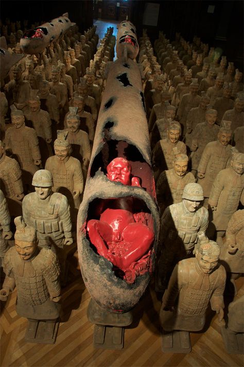 The army constructed of clay for Qin Shi's tomb. Bill Board, Cambodian Art, Historical Warriors, Terracotta Warriors, East Timor, Human Evolution, Famous Landmarks, Sculpture Installation, Dark Fantasy Art