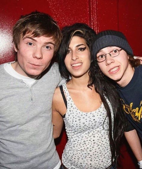 Skins Uk Cast, Skins Generation 1, Mike Bailey, Joe Dempsie, Hannah Murray, Skin Aesthetics, Skins Uk, Amy Winehouse, Gen 1