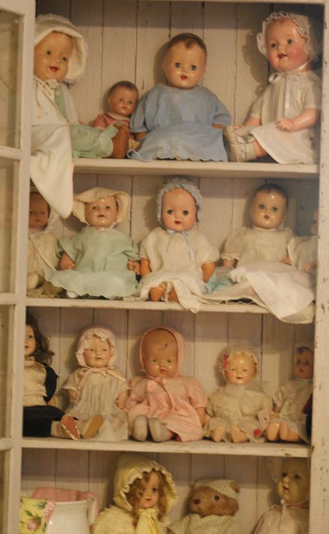 1950s Dolls, Ceramic Doll, Composition Dolls, 1960s Toys, Куклы American Girl, Doll Display, Vintage Dressers, Old Dolls, Hello Dolly