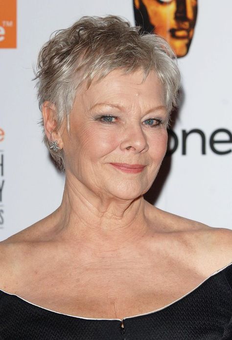 Dame Judi Dench. A very versatile actress on stage ,screen, and TV. I will miss her as M in the Bond series.... Funky Pixie Haircut, Judy Dench Hair, Short Hairstyles Over 50, Short Hair Model, Short Hair Images, Judi Dench, Short Grey Hair, Pixie Hair, Best Short Haircuts