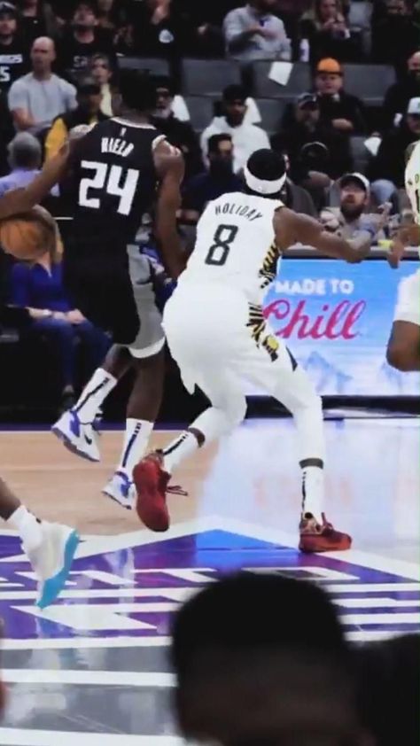 BUDDY HIELD AT THE BUZZER [Video] | Basketball videos, Basketball workouts, Nba video Nba Video, Basketball Moves, Basketball Players Nba, Basketball Videos, Basketball Workouts, Basketball Is Life, Sport Online, Basketball Drills, Basketball Wallpaper