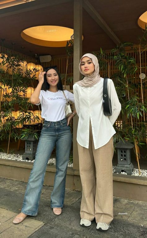 Hijab Office Look, Model Casual Outfit, Minimalist Fits, Casual Outfits Hijab, Ootd Muslim, Modest Outfits Muslim, Ootd Idea, Outfits Muslim, Buisness Casual