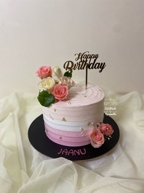 Fresh Flower Cake, Fresh Flower, Flower Cake, Fresh Flowers, Cake Decorating, Birthday Cake, Cake, Birthday, Flowers