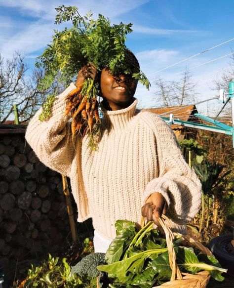 Black Gardener Aesthetic, Black Environmentalist, Black Homemaker Aesthetic, Black Herbalist Aesthetic, Black Homesteaders, Black Herbalist, Black Farmers, Black Cottagecore, Water Propagation