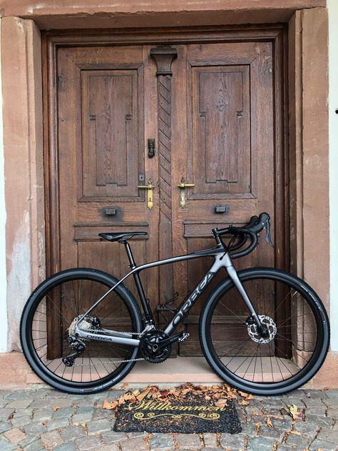 Orbea Bikes, Gravel Bike Bicycles, Cycling Pictures, Bicycle Mountain Bike, Road Bike Cycling, Cruiser Bicycle, Black Bike, Push Bikes, Urban Bike