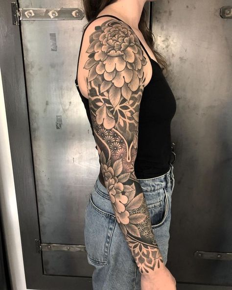 Magical Half Sleeve Tattoo, Geometric Filler Tattoo Design, Flower Tattoos Geometric, Geometric Background Tattoo, Geometric Tattoo Filler Patterns, Fill In Tattoo Ideas Sleeve Backgrounds, Geometric Filler Tattoo, Tattoo Sleeve Filler Backgrounds, Geometric Tattoo Design Pattern