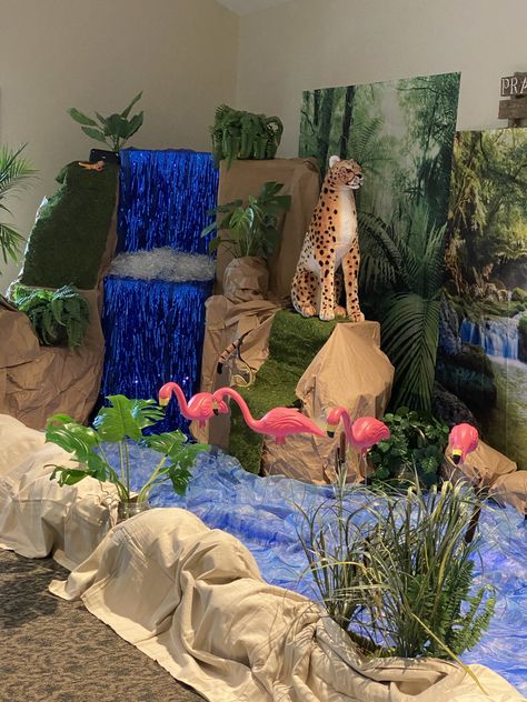 Animal Planet Decorations, Zoo Decorations Diy, Jungle Set Design, Great Jungle Journey Vbs 2024, Jumanji Decorations, Wild Live Vbs 2024, Jungle Props, Book Fair Ideas Display, Christmas At The Zoo