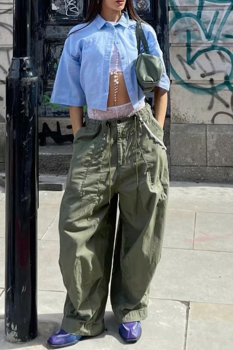 #casualstyle #comfystyle #everydaystyle #realoutfitgram #womensfashion #springstyle #summerfashion #affordablefashion #fashionblog #fashionblogger Queer Fashion Women, Cargo Outfits Women, Queer Outfits, Cargo Outfit, Fashion Trend Forecast, Outfits Rave, Queer Fashion, Tomboy Outfits, Tomboy Style Outfits