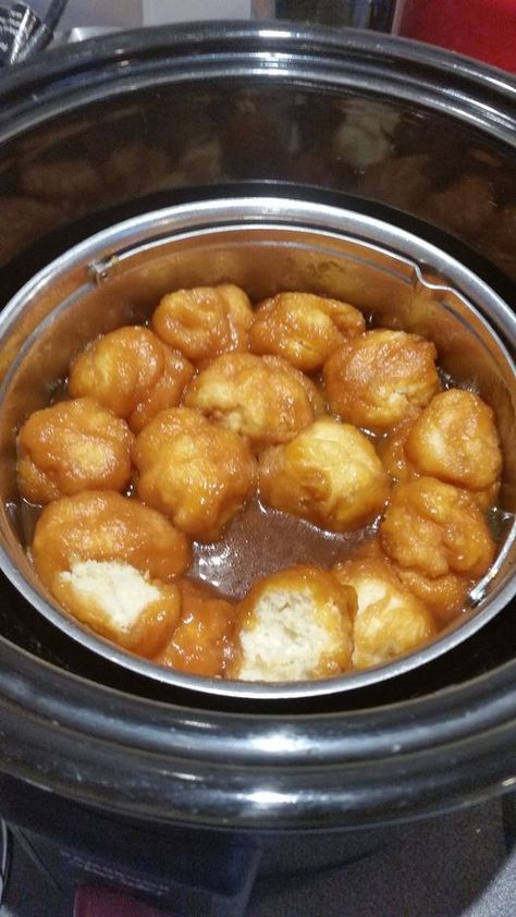 Slow Cooker Golden Syrup Dumplings - Slow Cooker Tip Butterscotch Dumplings, Silverside Slow Cooker, Bacon Rolls Recipe, Easy Crockpot Dump Meals, Slow Cooker Roasted Potatoes, Golden Syrup Pudding, Cheese And Bacon Rolls, Golden Syrup Dumplings, Chicken Soup Slow Cooker