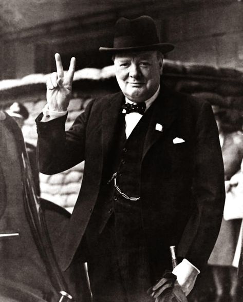 Victory Winston Churchill Photos, Winston Churchill Quotes, English History, Winston Churchill, British History, Historical Events, World History, Churchill, Historical Photos