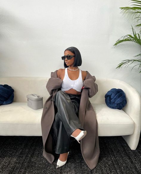 De'arra Outfits, White Couch, Winter Fashion Outfits Casual, Effortlessly Chic Outfits, Event Outfit, 2024 Vision, Baddie Outfits Casual, Lookbook Outfits, Winter Fashion Outfits