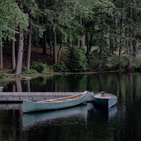 Summer Camp Aesthetic, Camping Books, State Park Camping, Camp Rock, Camping Aesthetic, Camp Vibes, Canoes, Theme Halloween, Half Blood