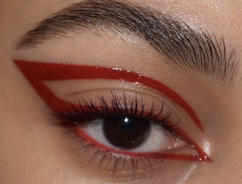 Red Eyeliner Makeup, Red Eyeliner, Red Eye Makeup, Eyeliner Color, Graphic Makeup, Swag Makeup, Red Makeup, Eye Makeup Designs, Dope Makeup